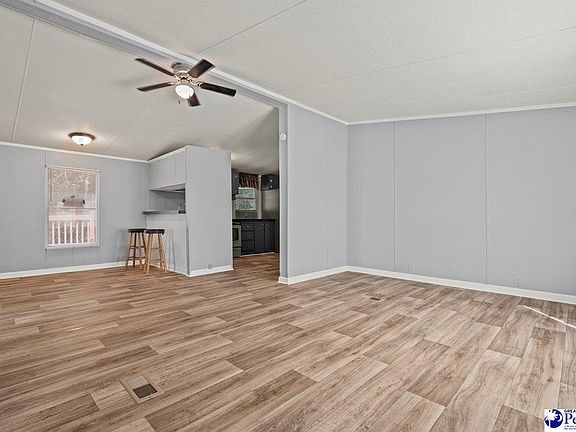 4th image of 2901 Park Pl