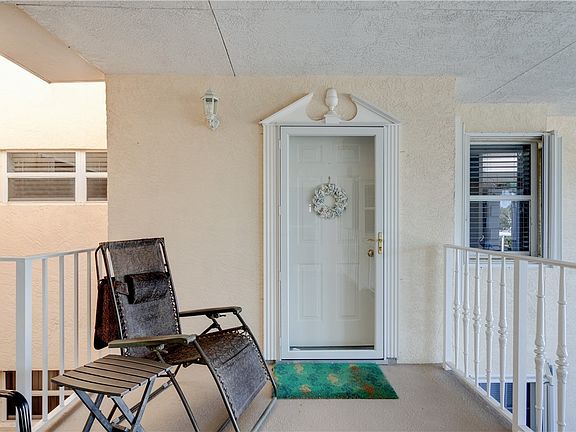 3rd image of 381 Grove Isle Cir #381
