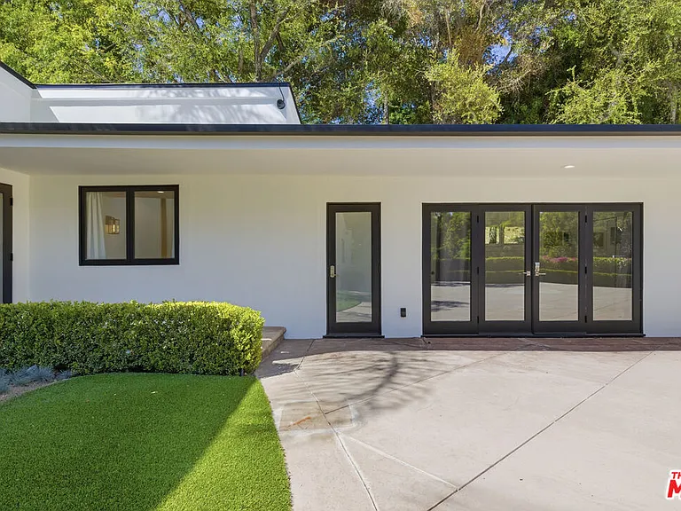 999 Casiano Rd — Photo 30