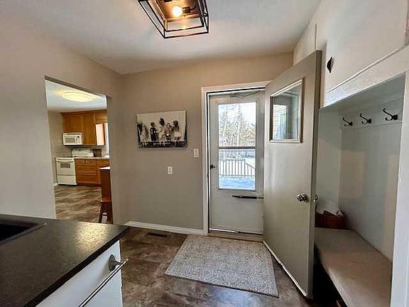 4th image of 502 E Plover Close