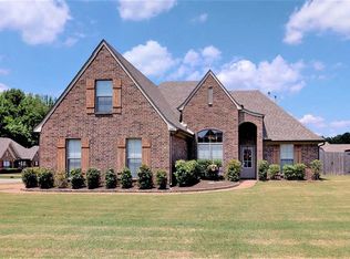 240 Seawood Dr, Oakland, TN 38060