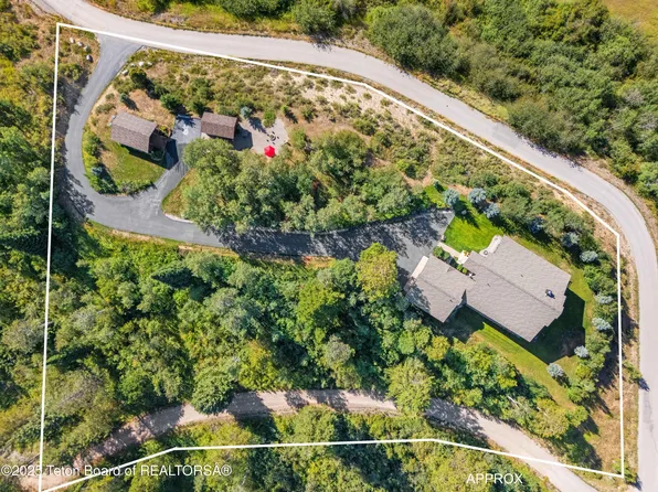 374 Upper Ridge Rd, Alpine, WY 83128