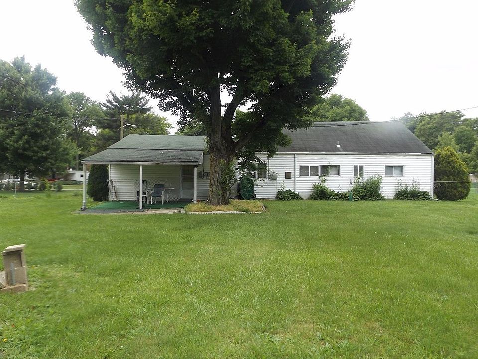 2nd image of 2737 Castle Dr