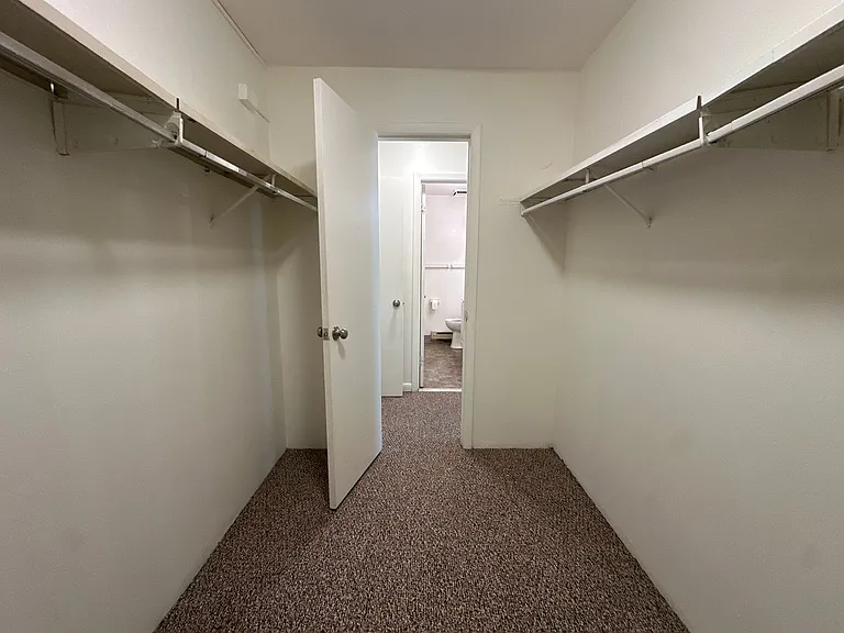 University Park Apartments near Cornell University — Photo 108