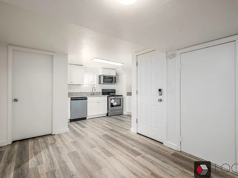 365 E Garfield Ave #4 — Photo 12