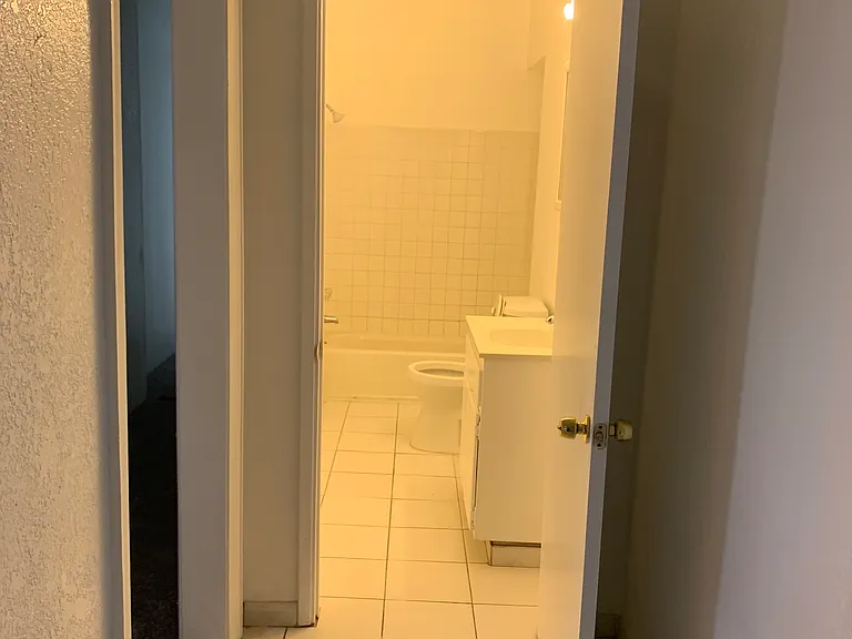 2418 W 23rd St #1/2 — Photo 5