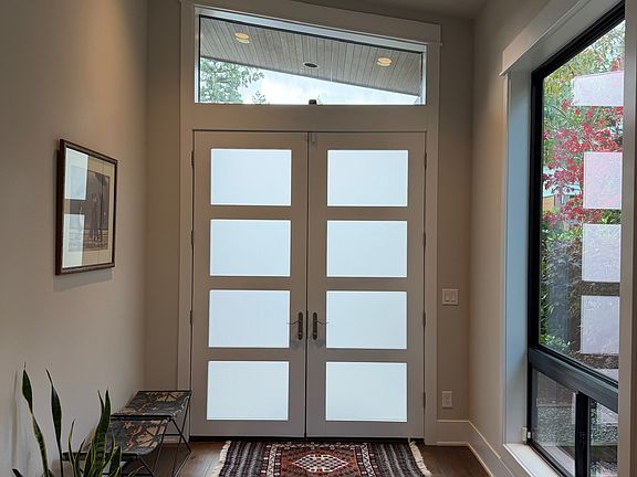 Foyer / Entrance 1