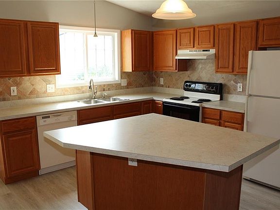 5th image of 8687 New Country Dr