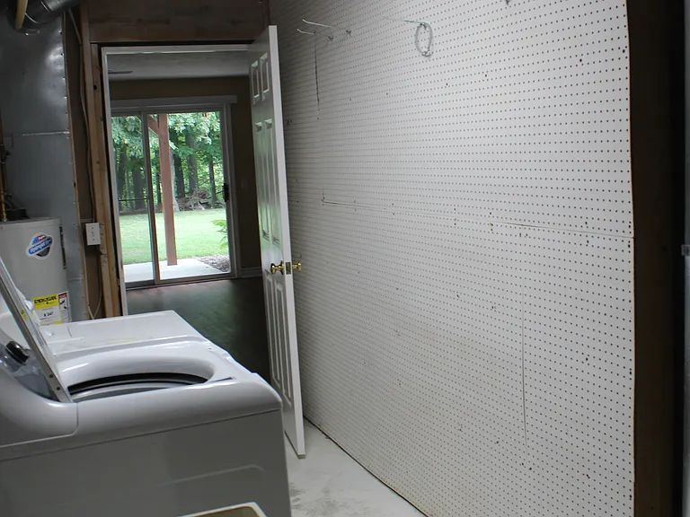 Utility room and storge