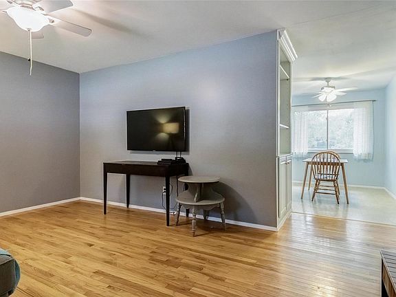 4th image of 2352 Wesbriar Ct