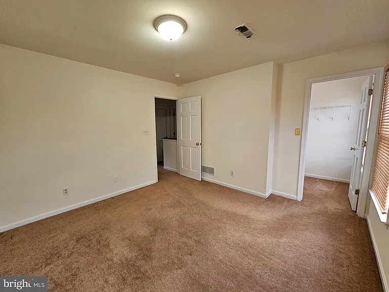 614 E Pebworth Rd — Photo 21