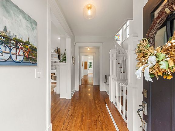 4th image of 726 N Wheaton Ave