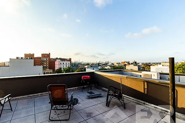 Rented by EXR | media 18