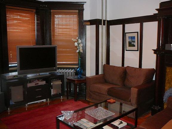 4th image of 156 Underhill Ave