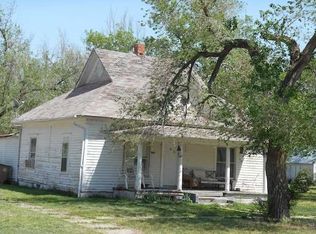 202 S Reno Ave, Burrton, KS 67020