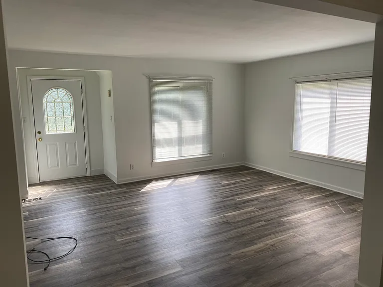 570 W Clarkston Rd — Photo 7