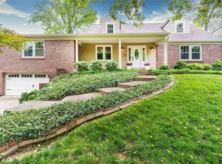 40 Heatherbrook Ln, Saint Louis, MO 63122