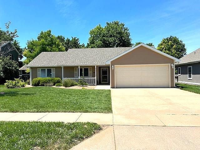 1st image of 1034 E Republic Cir