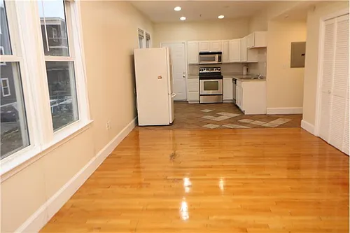 14 Estella St #1 Photo 1