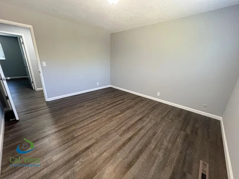 1567 Oriole Ave — Photo 22