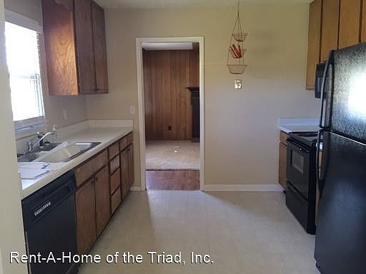 5th image of 4144 Donegal Dr