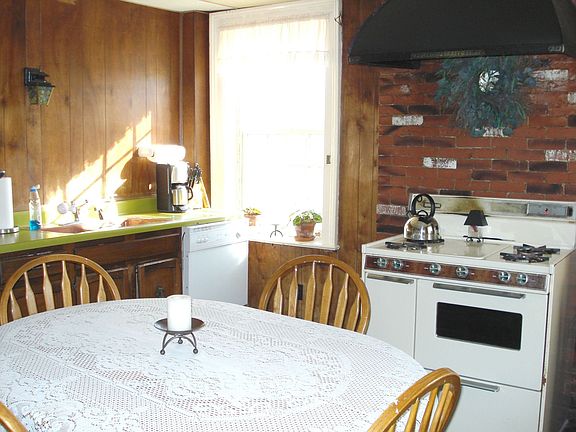 5th image of 79 Axworthy Ln