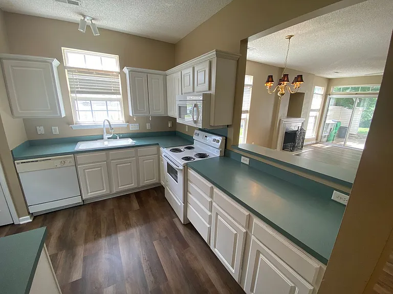 5422 Waverly Lynn Ln — Photo 4