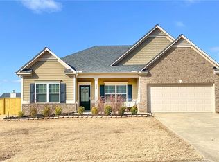 124 Cherokee Reserve Cir, Canton, GA 30115