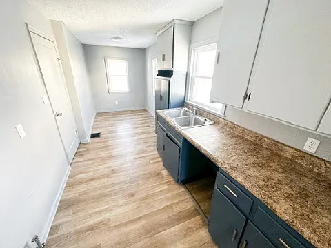 4105 W 2nd St — Photo 1