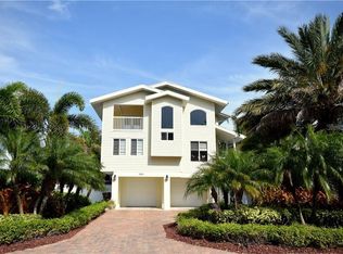 410 Harbor Dr S, Indian Rocks Beach, FL 33785