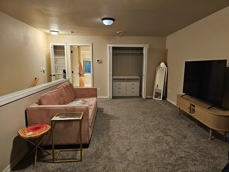 715 NE Oak St #B — Photo 13