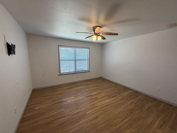 5th image of 1203 N Essex Ave