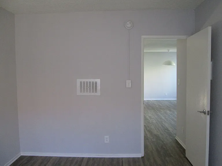 Lido Apartments - 1825 Butler Ave/1822 Colby Ave — Photo 16