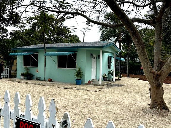 3rd image of 109 SW 3rd St