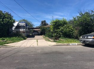 7509 Amigo Ave, Reseda, CA 91335