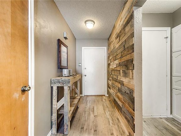 3rd image of 3912 Woodbury Ct