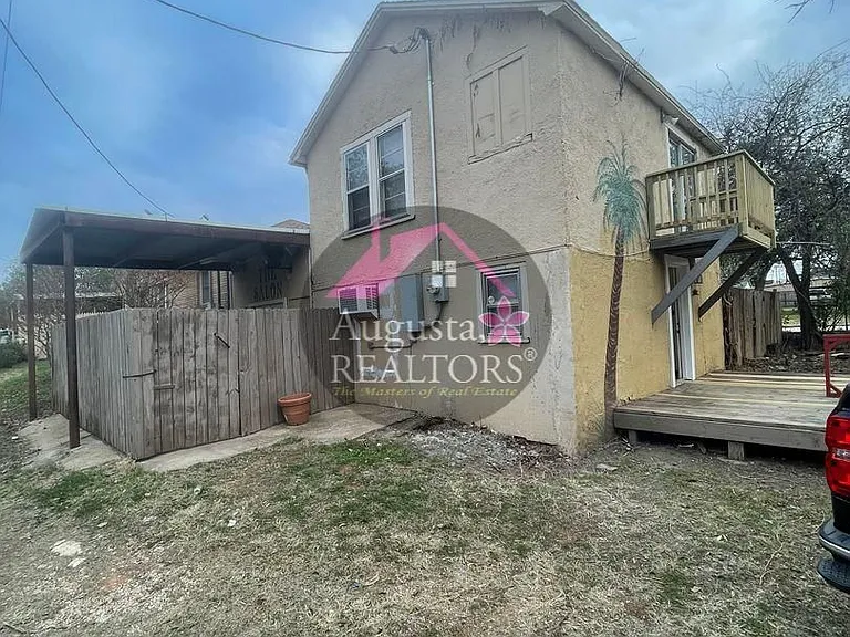 1209 Bawcom St — Photo 11