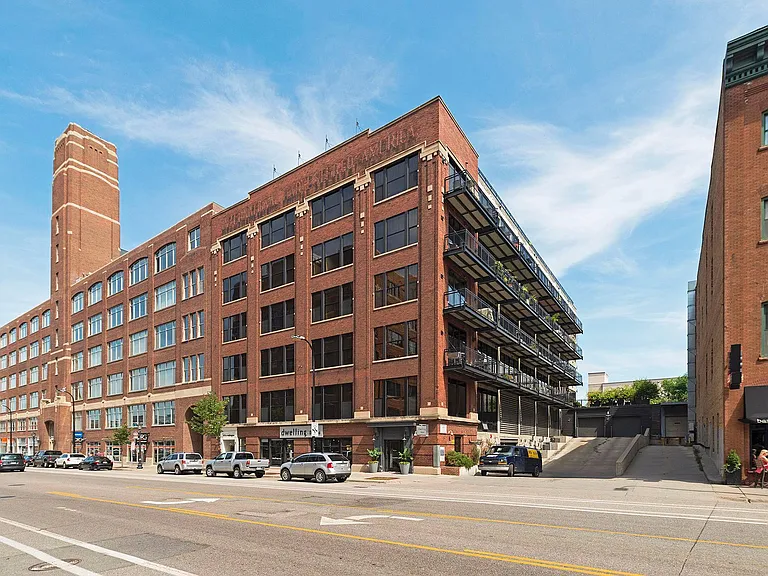 618 Washington Ave N #200 — Photo 27