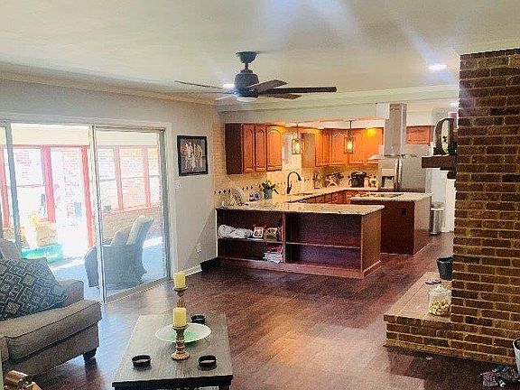 5th image of 664 Bayswater Way