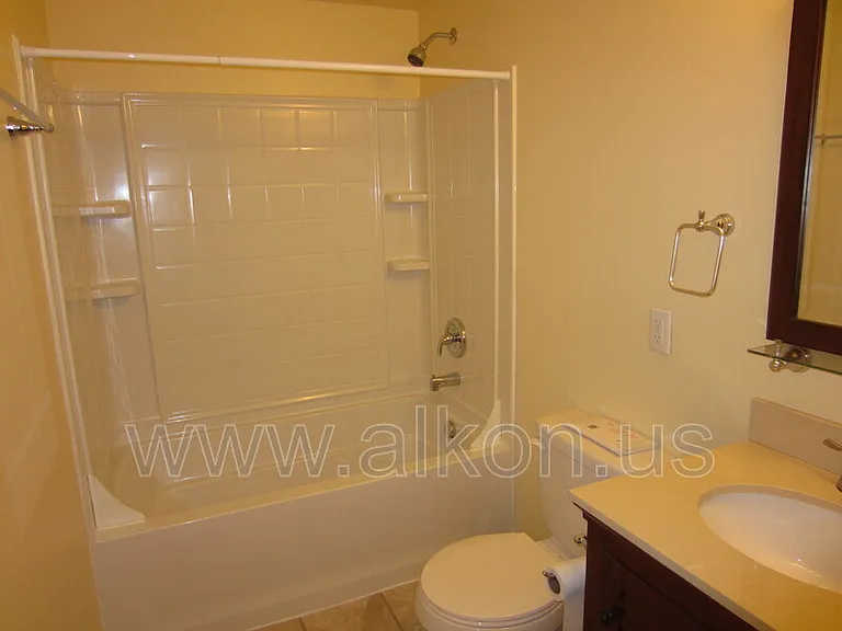 4315 Bristol St — Photo 13