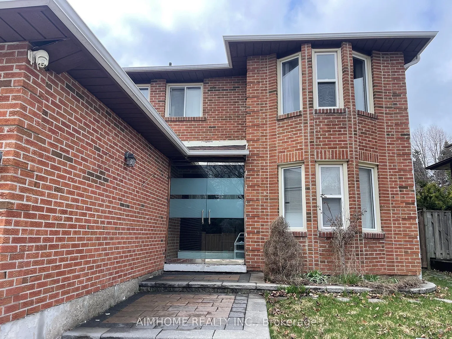 5 bed, $5,000 — Photo 2