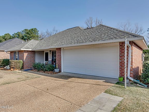 5th image of 575 Eaglewood Dr