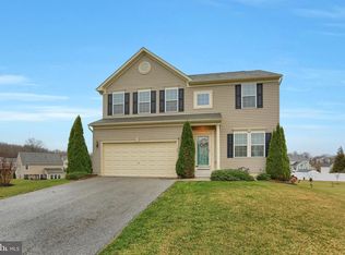 83 Flanders Ct, Hanover, PA 17331