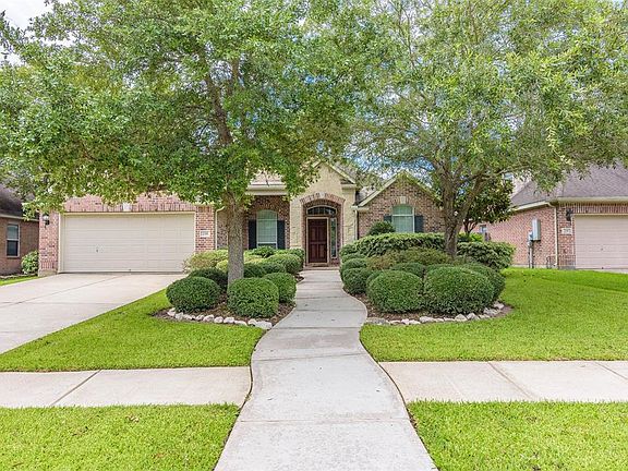 2nd image of 238 Farnworth Cir