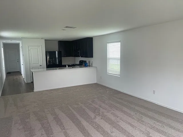 4 bed, 2.5 bath, 1530 sqft, $1,695 — Photo 3