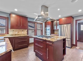 1847 N Warren Ave, Milwaukee, WI 53202