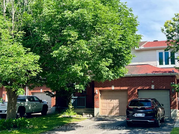 126 Daventry Cres, Ottawa, ON K2J 4M7