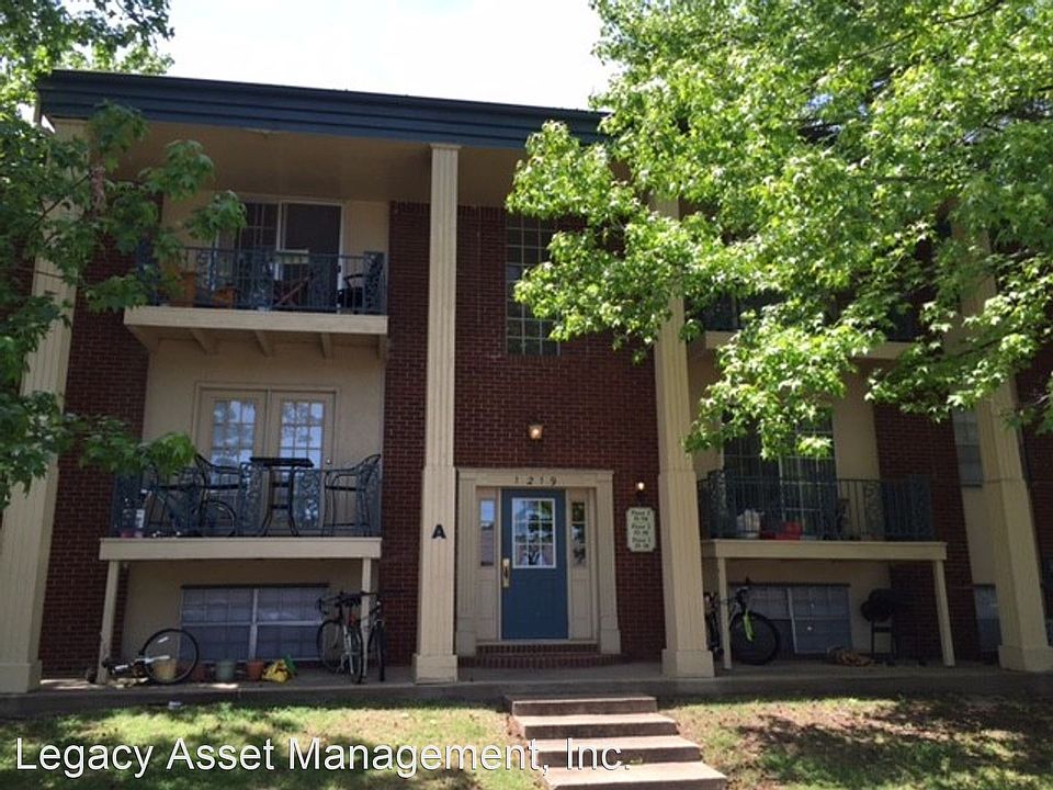 1st image of 1219 N Storer Ave APT 44