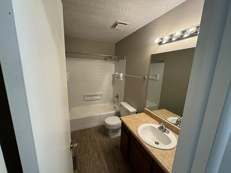 336 N Country Acres Ave — Photo 11