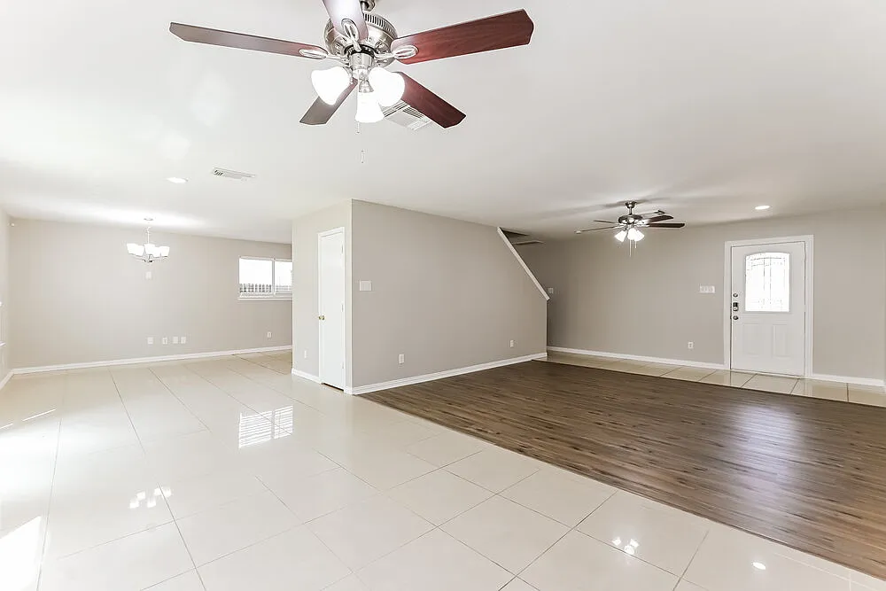 5 bed, 2.5 bath, 2390 sqft, $2,130 — Photo 4